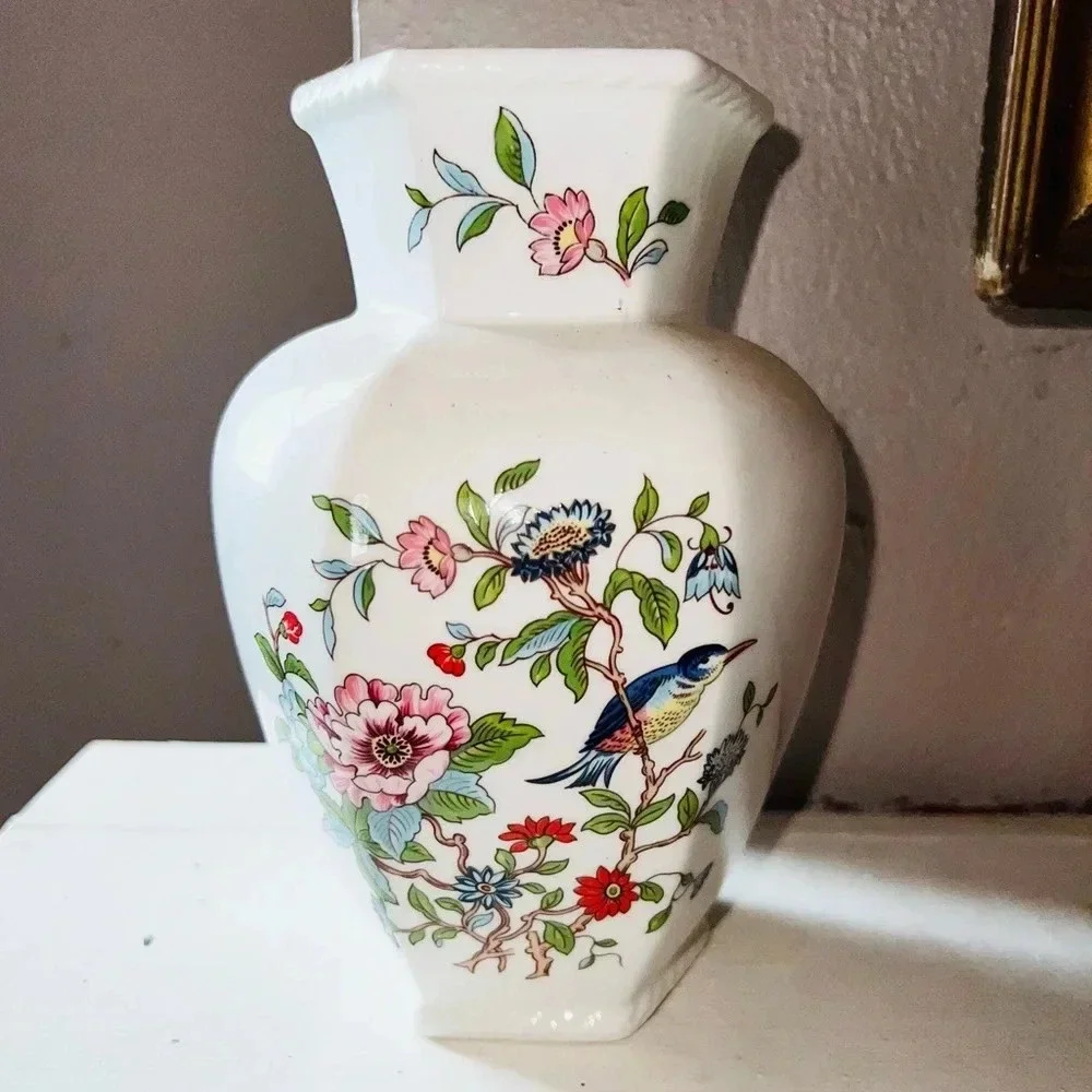 Vintage Aynsley England Fine Bone China Pembroke Chelford Vase White Floral Bird - Picture 4 of 8